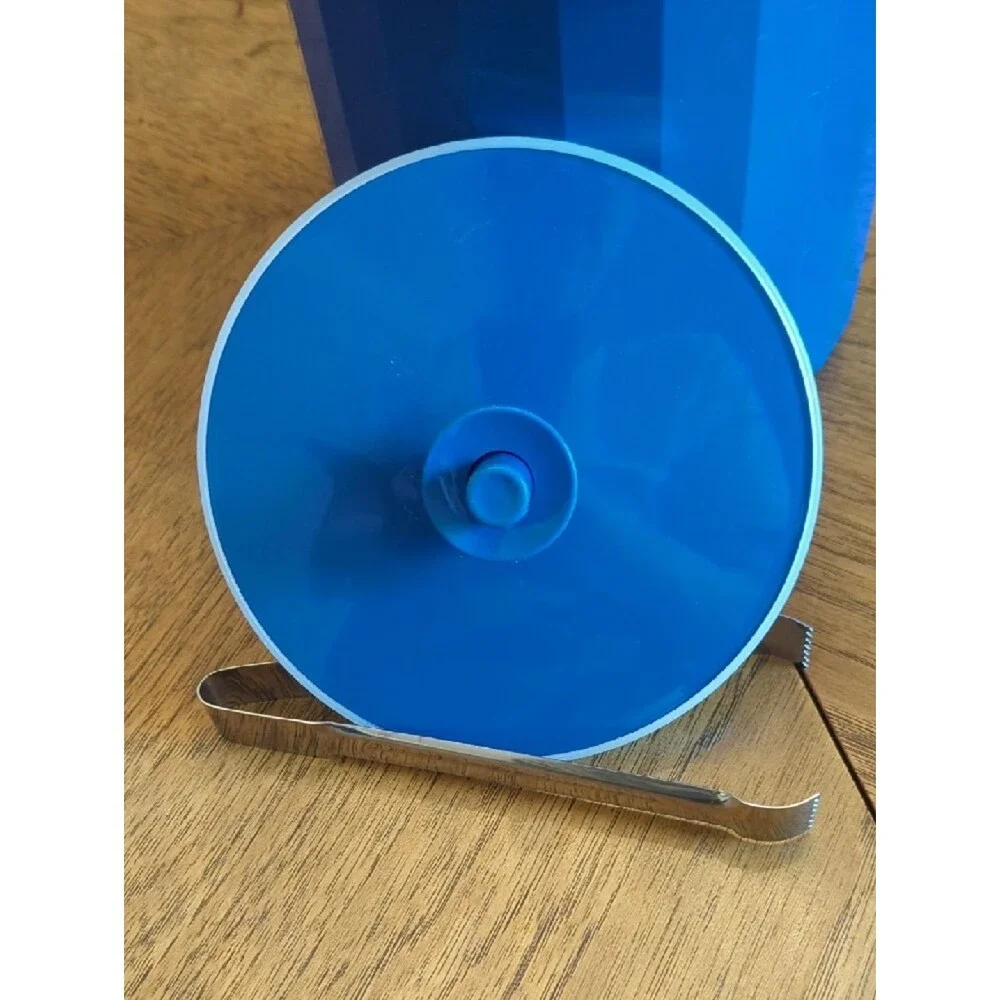 Tupperware vintage insulated